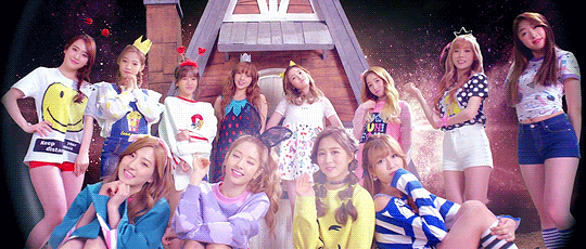 Grab The Look: Cosmic Girls' Dance Practice Outfit For "MoMoMo"