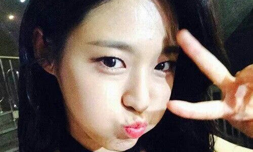 18 Female Idols That Have Mastered The Art Of Taking Selcas